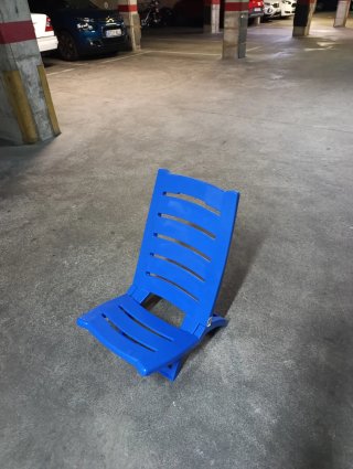 Silla baja playa respaldo alto azul