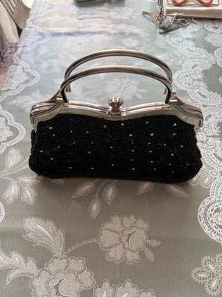 Bolso de fiesta negro con pedrería