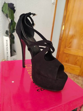 Zapatos de tacón negros con plataforma