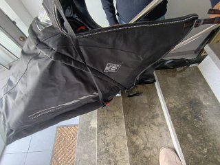 Manta Tucano Urbano Kymco AK 550p