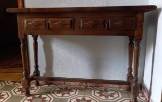 Mesa de entrada de madera