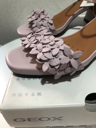 Sandalias Geox rosas con flores