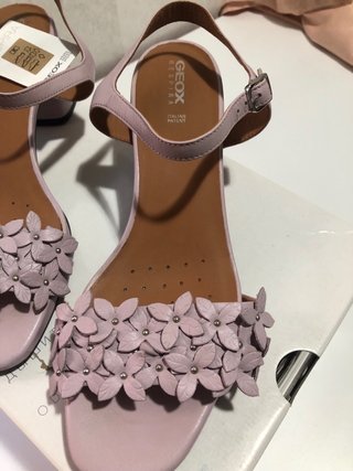 Sandalias Geox rosas con flores
