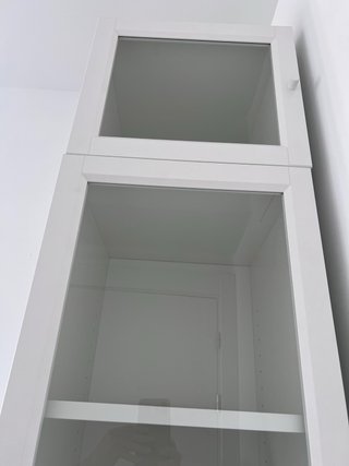 Librería Billy Blanca con altillo  de Ikea.