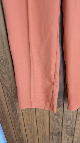 Pantalón traje pinzas naranja corte recto