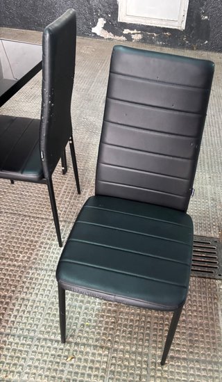 Mesa comedor negra con 4 sillas