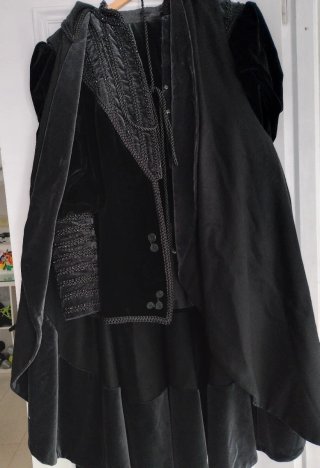 Traje de estudiante femenino Villena