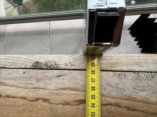 Banco antiguo de madera maciza para restaurar