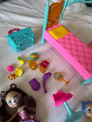 Lote Muñecas Enchantimals y Accesorios