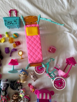 Lote Muñecas Enchantimals y Accesorios