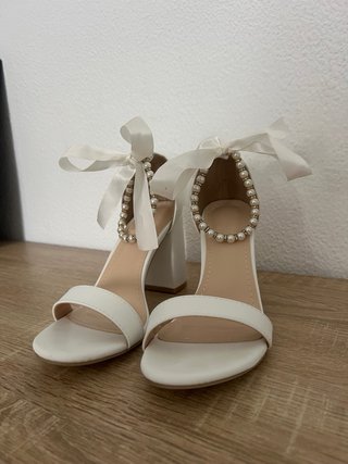 Zapatos de tacón blancos talla 36