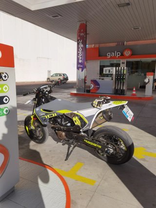 Husqvarna 701 Supermotard