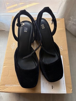 Zapatos de terciopelo negros