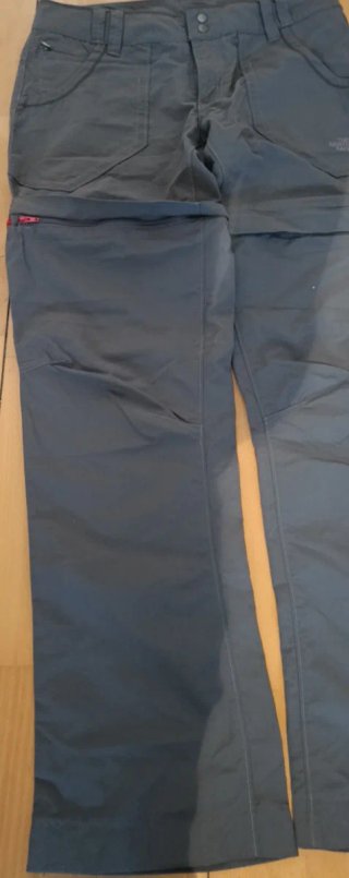 Pantalón The North Face Desmontable Gris