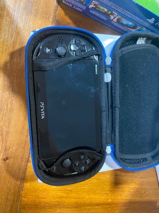Consola Sony PS Vita Wi-Fi + Juego