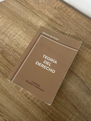 Libros del 1º cuatrimestre del 1º año derecho