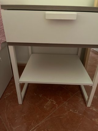 Mesita de Noche Ikea Blanca y Gris