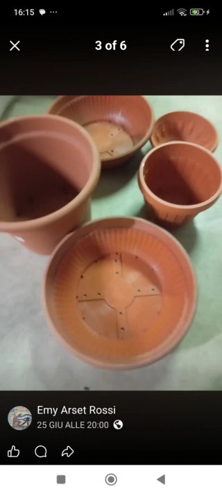 Stock vasi in plastica..