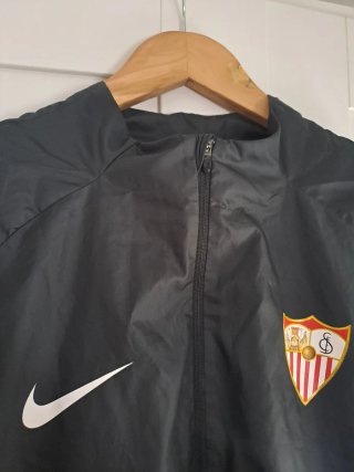 Chubasquero Nike Hombre Negro