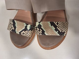 Sandalias Zinda Piel Beige Multicolor