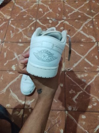 Air Jordan 1 Low Blancas