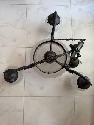 Lámpara de techo clásica de metal y cristal