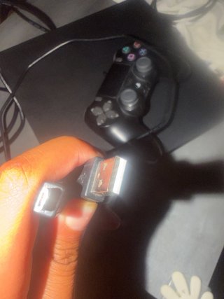 PS4 (PlayStation 4) Negra + 2 Juegos