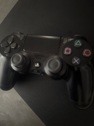 PS4 (PlayStation 4) Negra + 2 Juegos