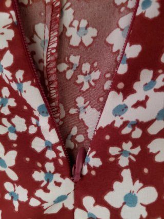 Mono granate floral
