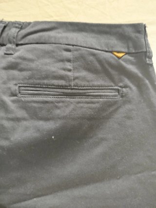Bermudas azules marino