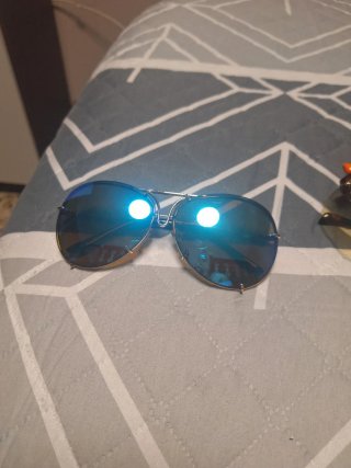 Gafas de sol aviador azules y doradas