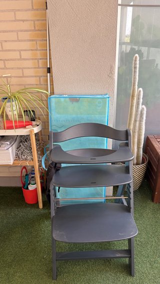 Trona evolutiva gris