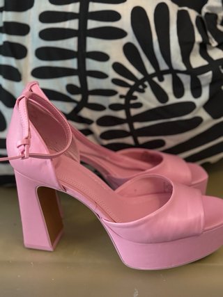 Sandalias cuña beige y rosa los dos pares por  25€