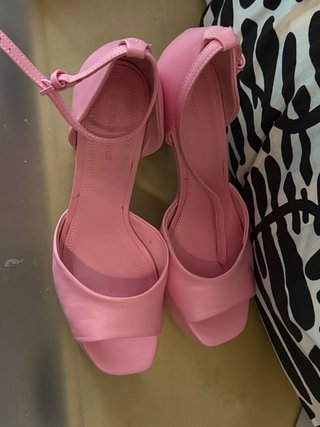 Sandalias cuña beige y rosa los dos pares por  25€