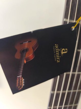Guitarra Admira Modelo Granada