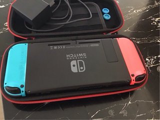 Nintendo Switch Azul y Rojo con Funda