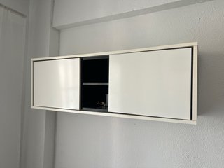 Mueble TV blanco y negro