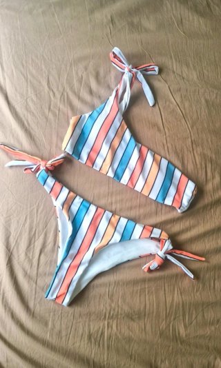 Bikini a rayas multicolor