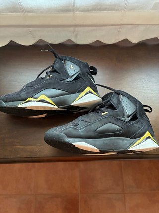 Nike Air Jordan True Flight Negro/Dorado