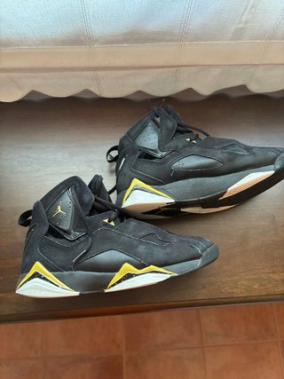 Nike Air Jordan True Flight Negro/Dorado