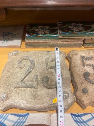 Números de calle antiguos 25 y 54