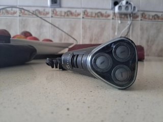 Funda y afeitadora Philips