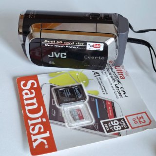 Videocamera JVC Everio Zoom 35x + scheda  SD 32 gb