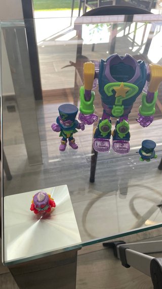 Muñeco Super Things Enigma Robot