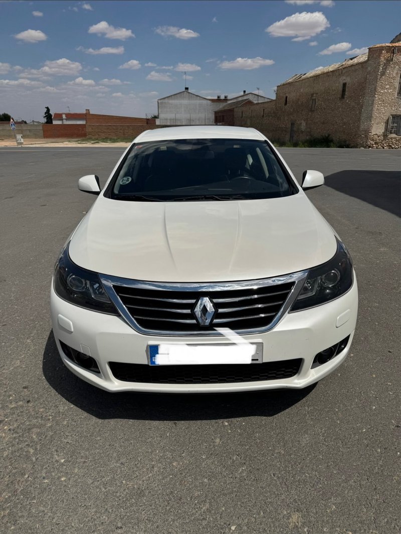 Renault Latitude 2014 - foto 1