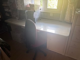 Escritorio y silla de oficina