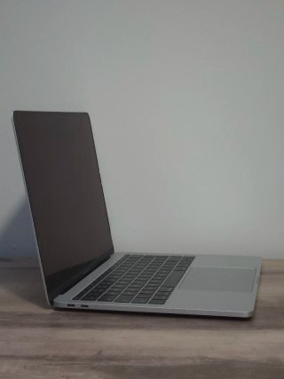 MacBook Pro 2017 256gb