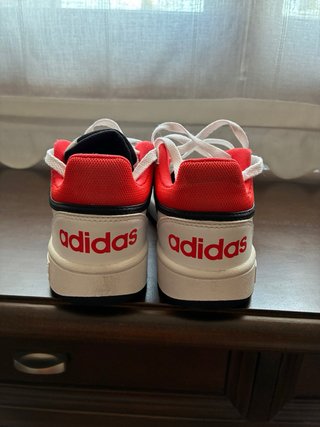 Zapatillas Adidas Hoops 3.0 Blancas Rojas