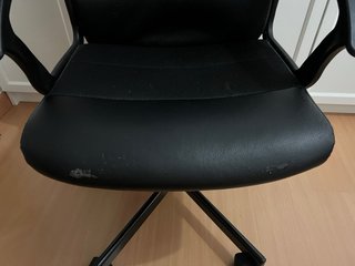 Silla de oficina negra