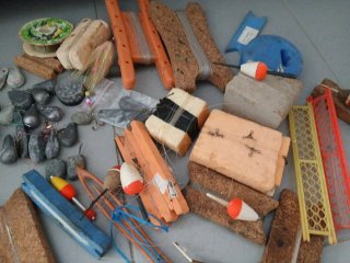 Lote pesca: plomos, sedal, anzuelos